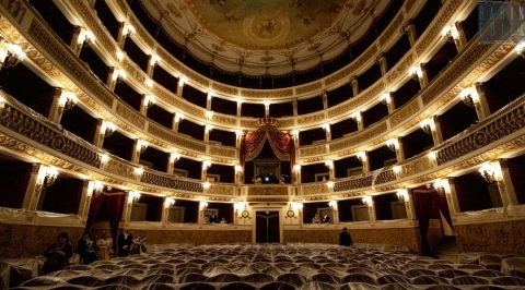 Il Piccinni riapre dopo nove anni: viaggio alla scoperta del teatro pi� antico di Bari 